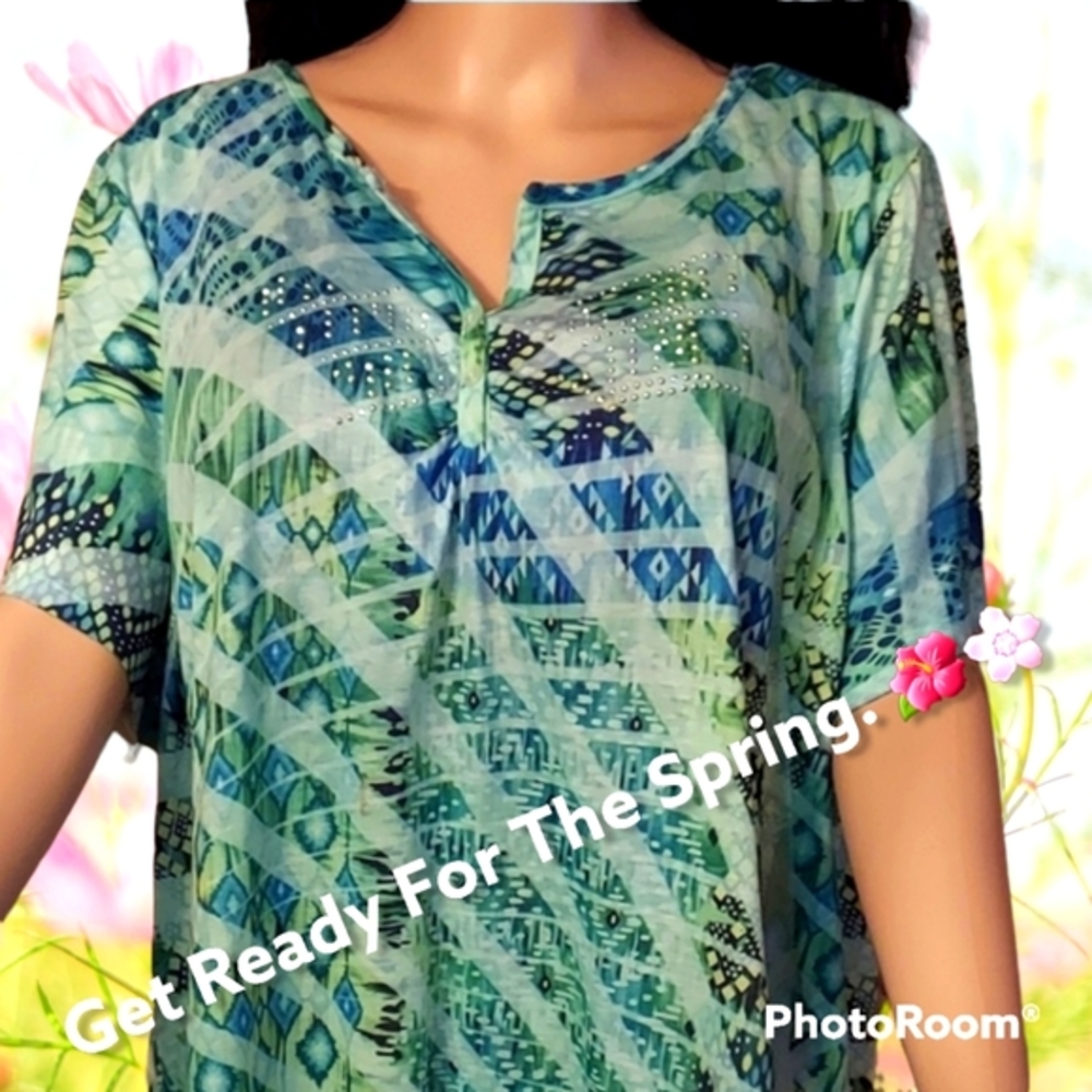 Avenue Brand Plus Size Spring Blouse - Size 26/28. 😊